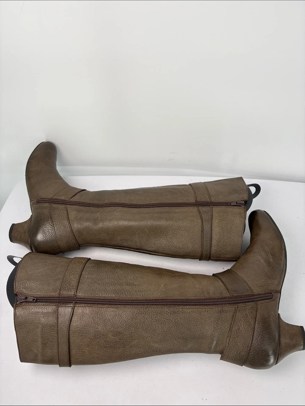 🦊 Born Brown pebbled, leather tall to-the-Knee Leather Boots